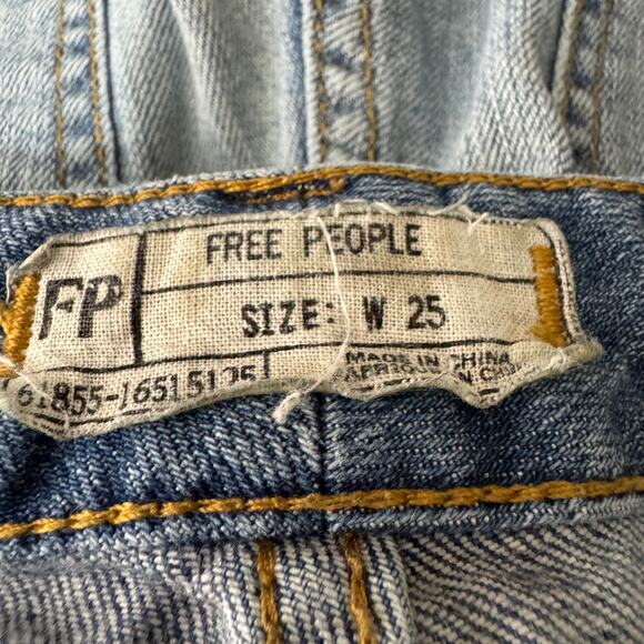 Free People Low Rise Distressed Cut Off Jean Shorts Size 25 - Picture 6 of 7